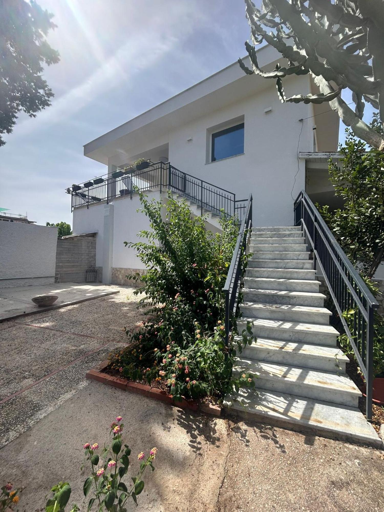 Mondello Felix - Appartamenti In Villa A 600M Dal Mare Εξωτερικό φωτογραφία