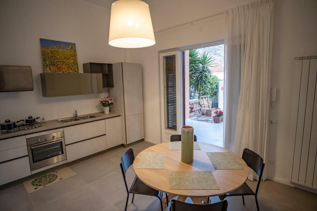 Mondello Felix - Appartamenti In Villa A 600M Dal Mare Εξωτερικό φωτογραφία